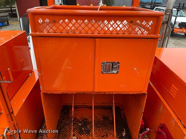 image for item MA9844 2008 Freightliner Business Class M2  bucket truck