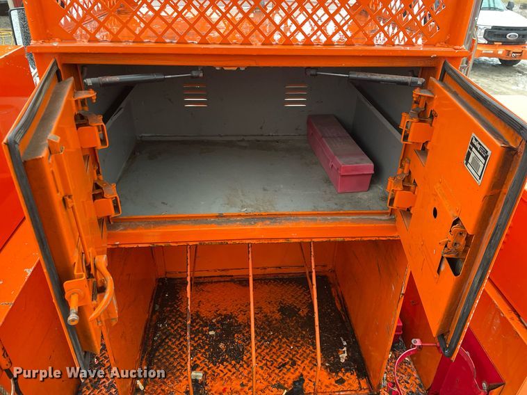 image for item MA9844 2008 Freightliner Business Class M2  bucket truck