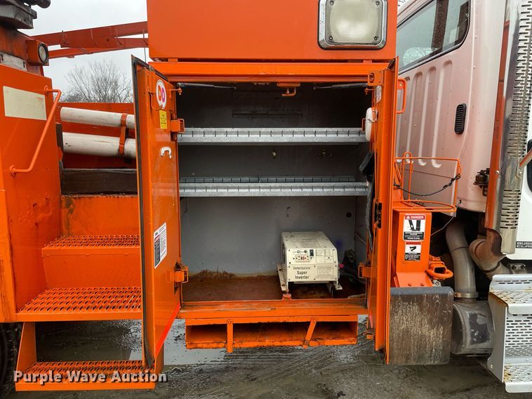 image for item MA9844 2008 Freightliner Business Class M2  bucket truck