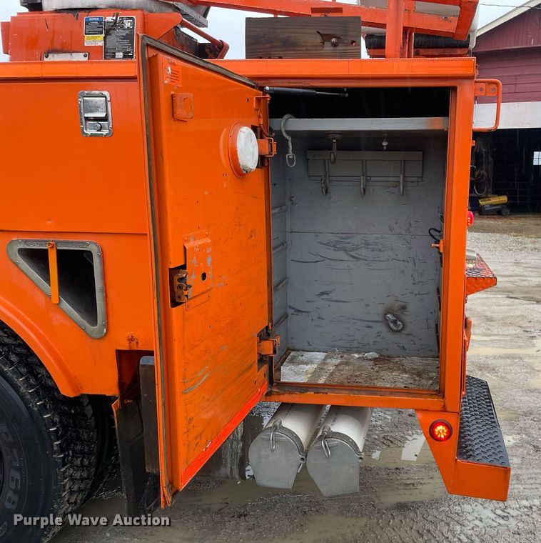 image for item MA9844 2008 Freightliner Business Class M2  bucket truck