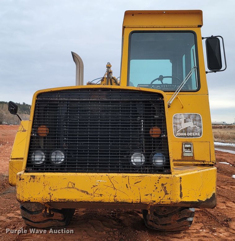 image for item ME9659 1983 John Deere 862  elevating scraper