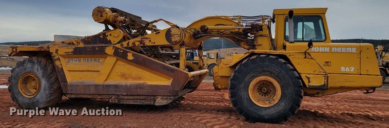 image for item ME9659 1983 John Deere 862  elevating scraper