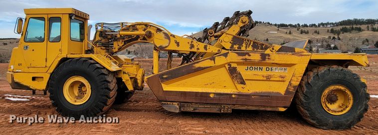 image for item ME9659 1983 John Deere 862  elevating scraper