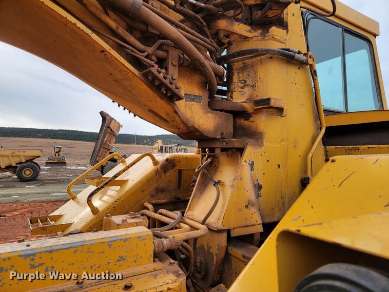 image for item ME9659 1983 John Deere 862  elevating scraper