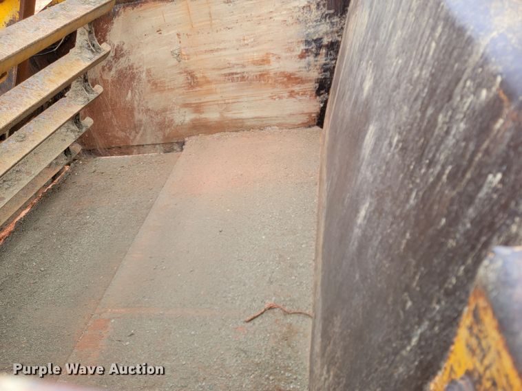 image for item ME9659 1983 John Deere 862  elevating scraper