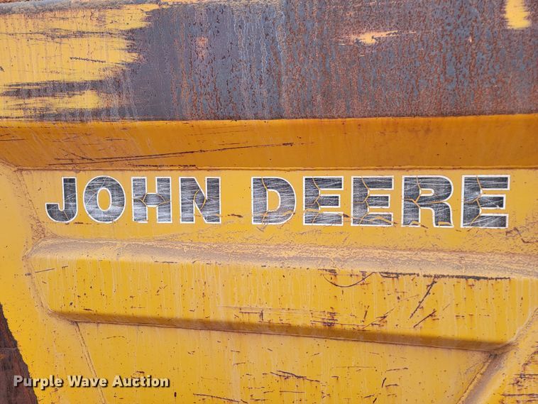 image for item ME9659 1983 John Deere 862  elevating scraper