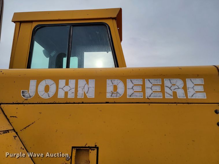 image for item ME9659 1983 John Deere 862  elevating scraper