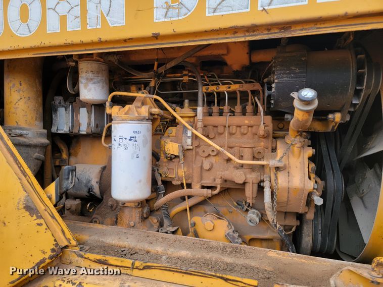 image for item ME9659 1983 John Deere 862  elevating scraper