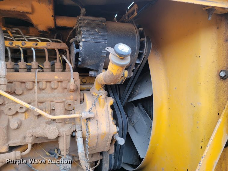 image for item ME9659 1983 John Deere 862  elevating scraper