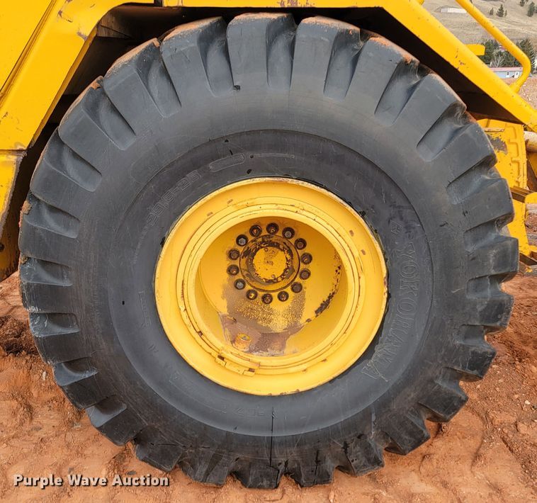 image for item ME9659 1983 John Deere 862  elevating scraper