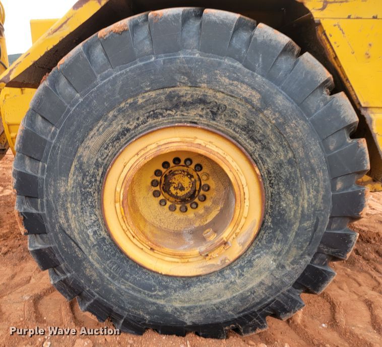 image for item ME9659 1983 John Deere 862  elevating scraper