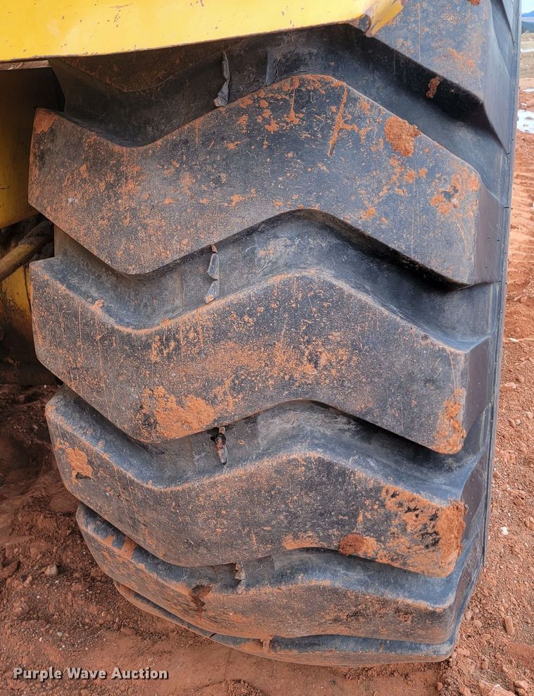 image for item ME9659 1983 John Deere 862  elevating scraper