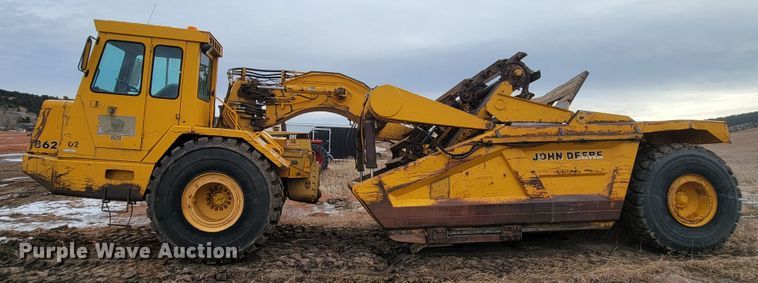 image for item ME9660 1984 John Deere 862  elevating scraper