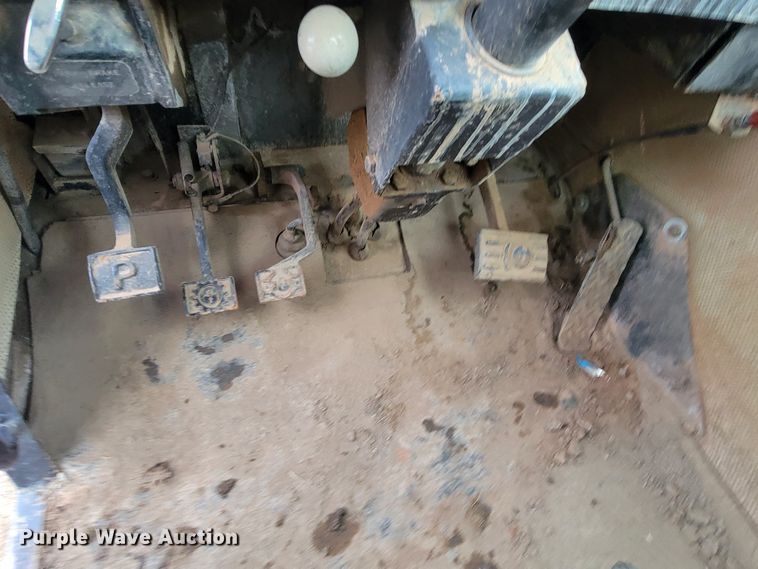 image for item ME9660 1984 John Deere 862  elevating scraper