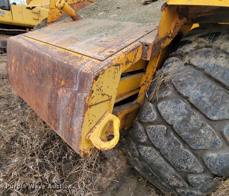 image for item ME9660 1984 John Deere 862  elevating scraper