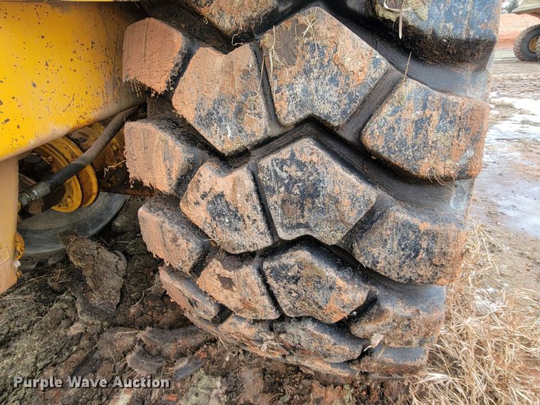 image for item ME9660 1984 John Deere 862  elevating scraper