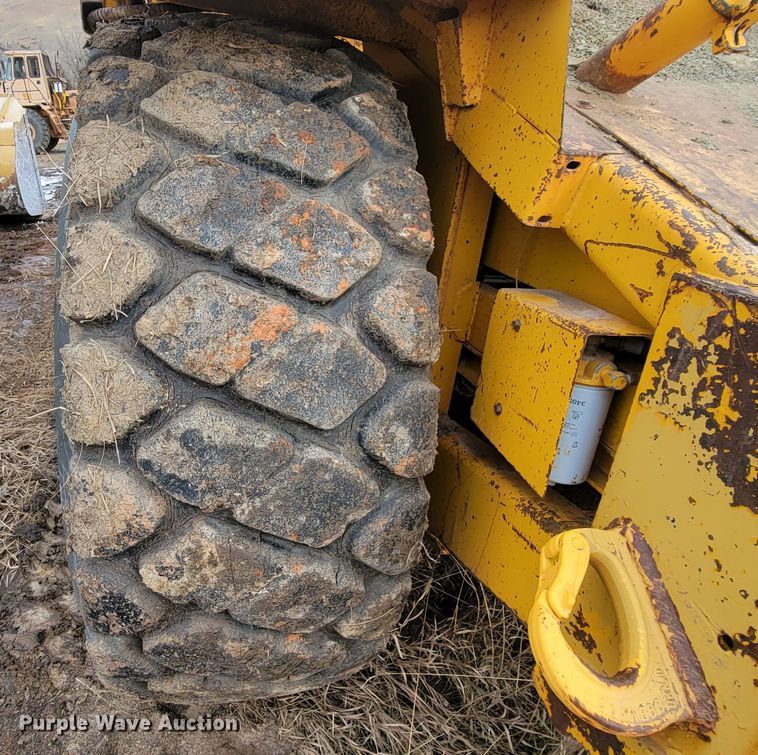 image for item ME9660 1984 John Deere 862  elevating scraper