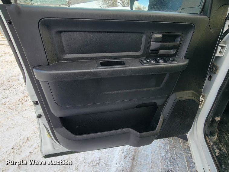 image for item ME9661 2013 Dodge Ram 5500HD  Crew Cab bucket truck