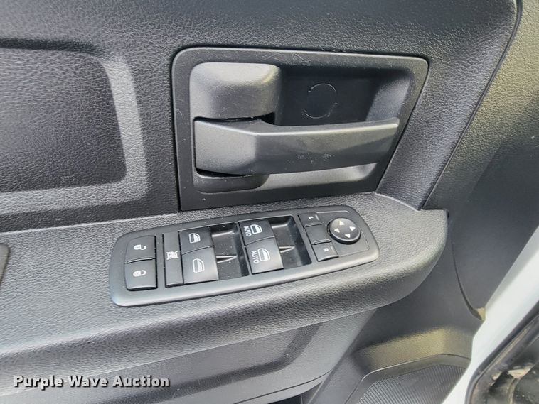 image for item ME9661 2013 Dodge Ram 5500HD  Crew Cab bucket truck