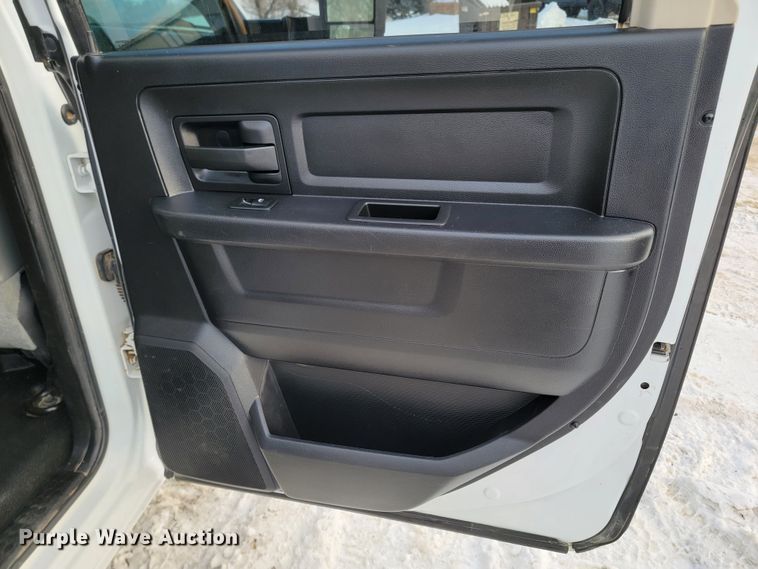 image for item ME9661 2013 Dodge Ram 5500HD  Crew Cab bucket truck