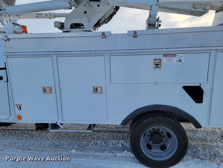 image for item ME9661 2013 Dodge Ram 5500HD  Crew Cab bucket truck