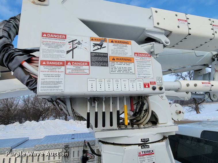 image for item ME9661 2013 Dodge Ram 5500HD  Crew Cab bucket truck