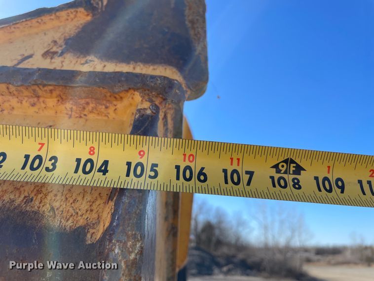 image for item MI9760 2015 Volvo A25G  haul truck