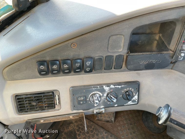 image for item MI9760 2015 Volvo A25G  haul truck