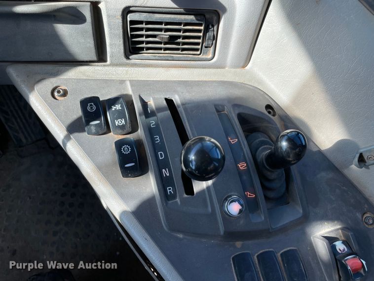 image for item MI9760 2015 Volvo A25G  haul truck