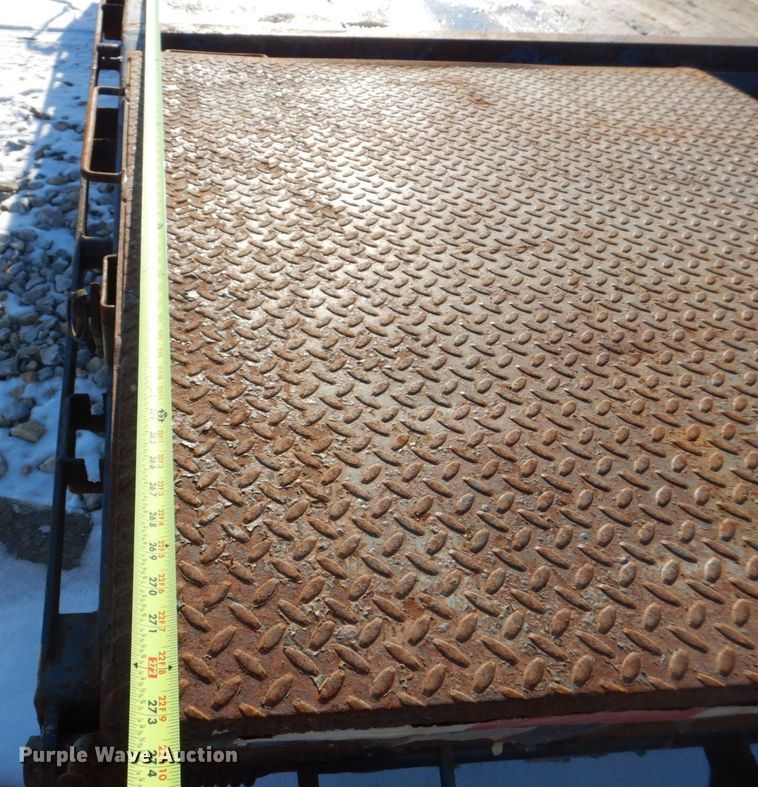 image for item MJ9975 2014 PJ Trailers  equipment trailer