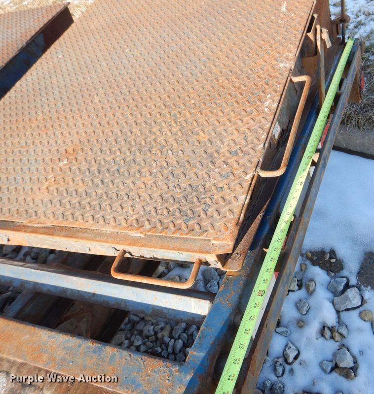 image for item MJ9975 2014 PJ Trailers  equipment trailer