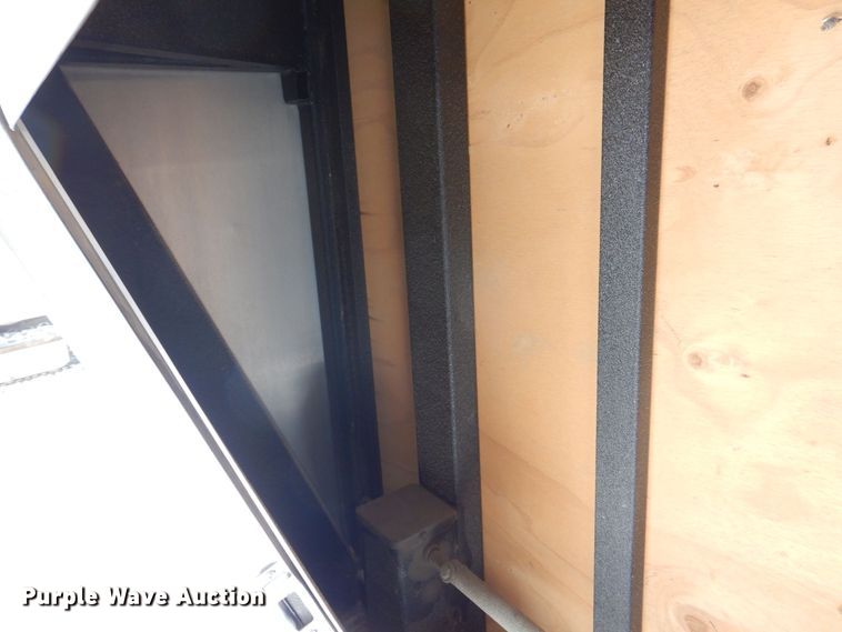 image for item MJ9978 2006 H&H  enclosed cargo trailer