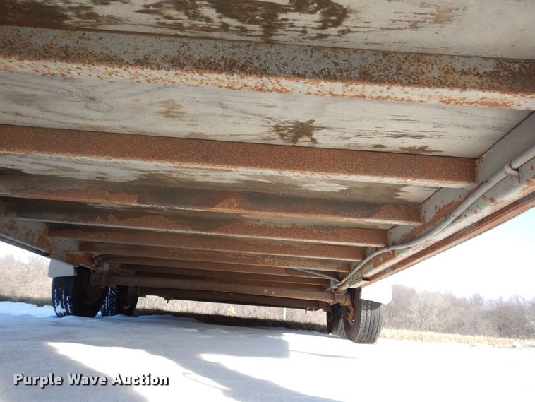 image for item MJ9978 2006 H&H  enclosed cargo trailer