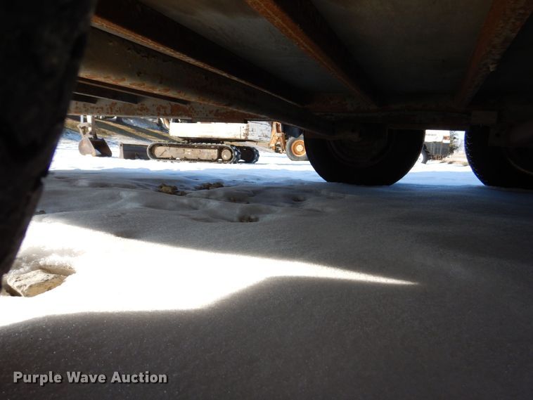 image for item MJ9978 2006 H&H  enclosed cargo trailer