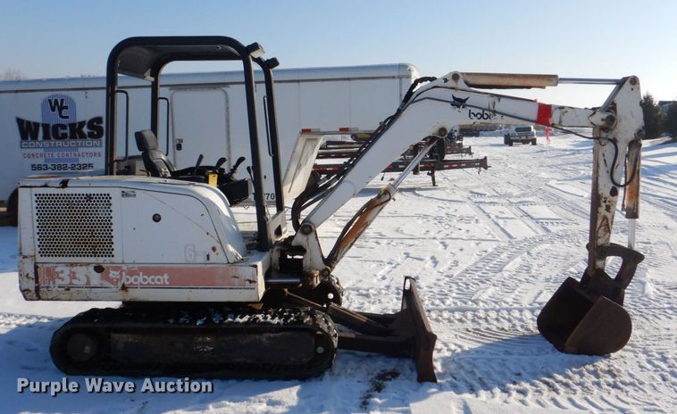 image for item MJ9979 1997 Bobcat 331  mini excavator