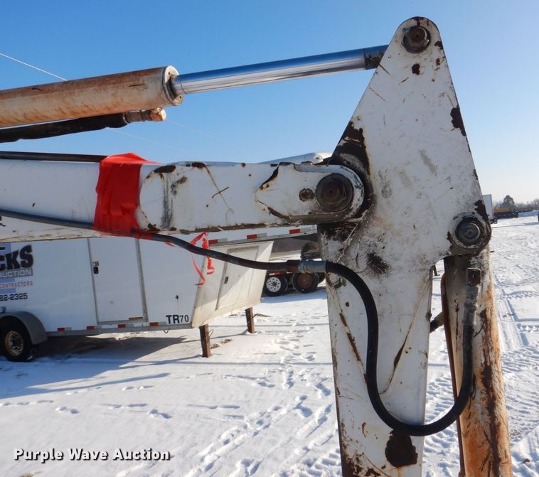 image for item MJ9979 1997 Bobcat 331  mini excavator