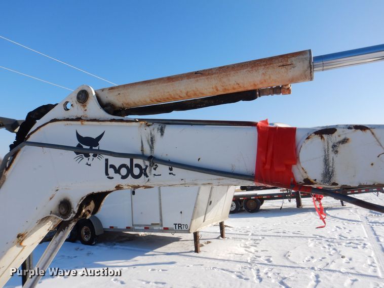 image for item MJ9979 1997 Bobcat 331  mini excavator