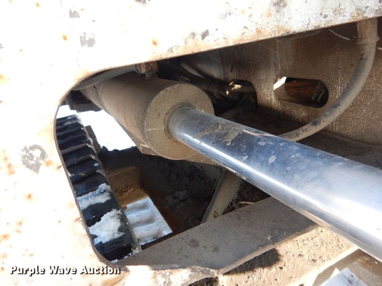 image for item MJ9979 1997 Bobcat 331  mini excavator