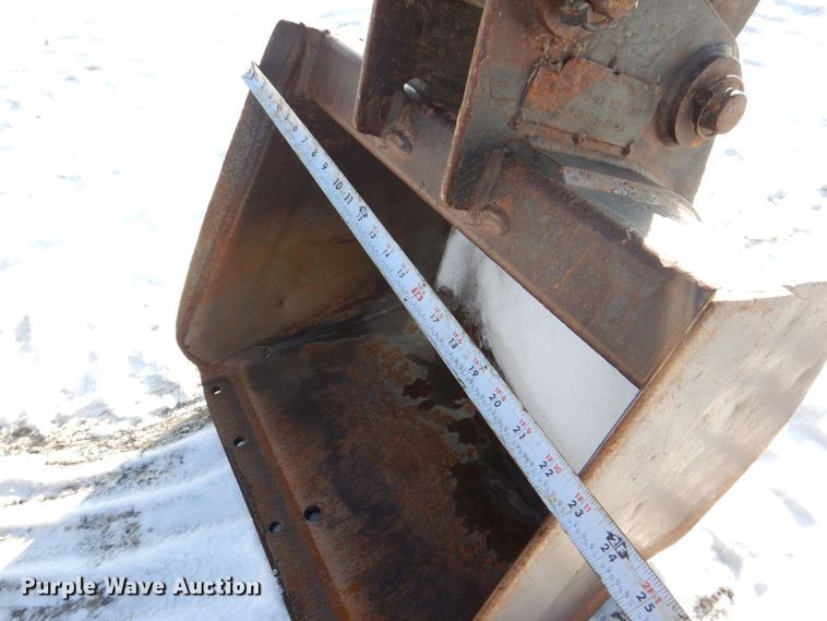 image for item MJ9979 1997 Bobcat 331  mini excavator