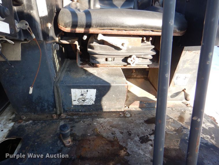 image for item MJ9979 1997 Bobcat 331  mini excavator