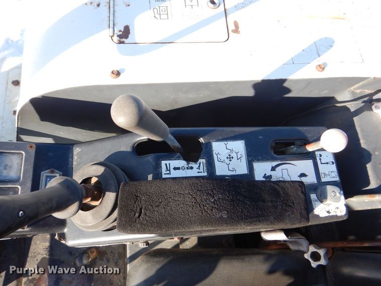 image for item MJ9979 1997 Bobcat 331  mini excavator