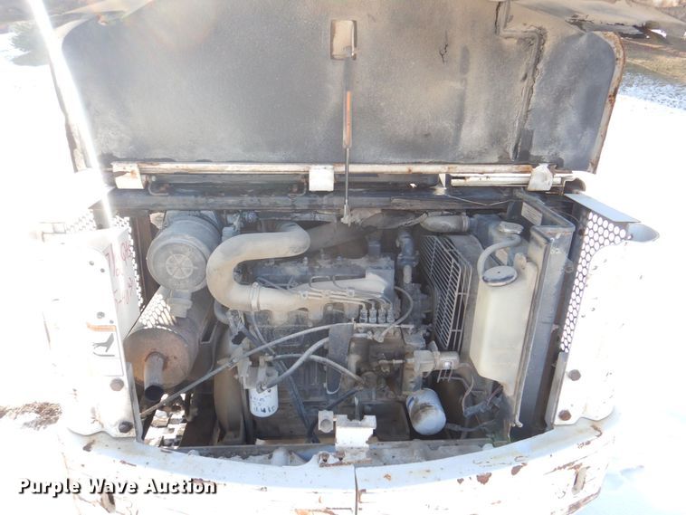 image for item MJ9979 1997 Bobcat 331  mini excavator