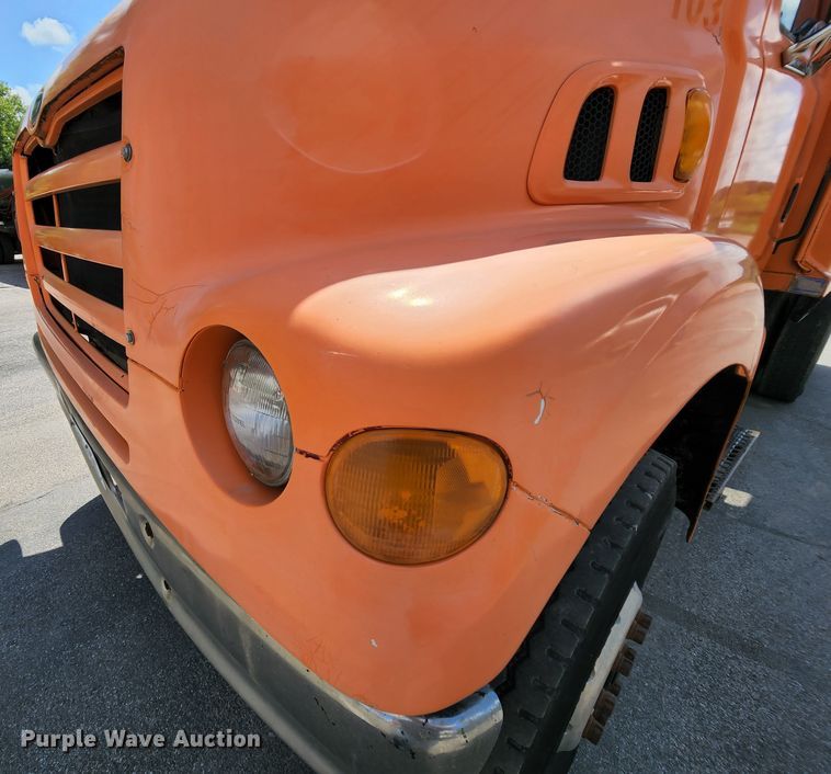 image for item MK9179 1999 Sterling LT7501  dump truck