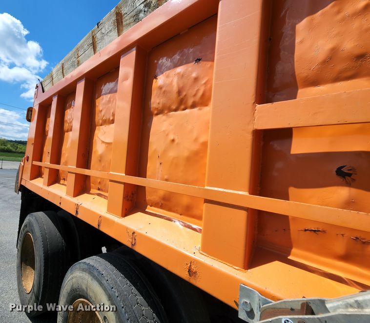 image for item MK9179 1999 Sterling LT7501  dump truck