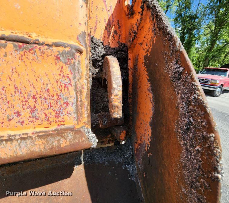 image for item MK9179 1999 Sterling LT7501  dump truck