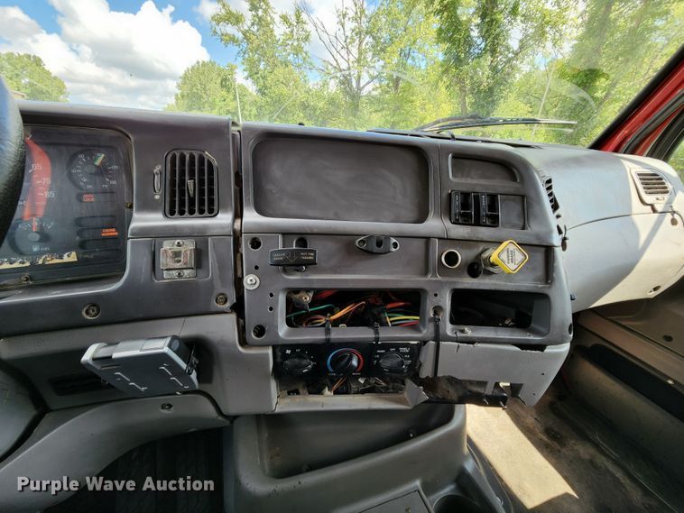 image for item MK9179 1999 Sterling LT7501  dump truck