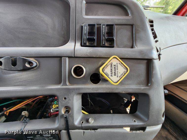 image for item MK9179 1999 Sterling LT7501  dump truck