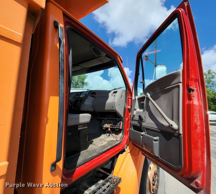 image for item MK9179 1999 Sterling LT7501  dump truck