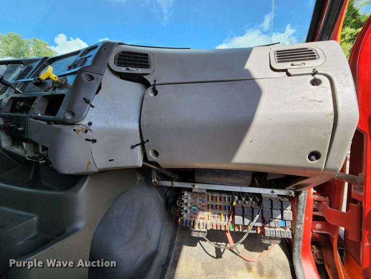 image for item MK9179 1999 Sterling LT7501  dump truck