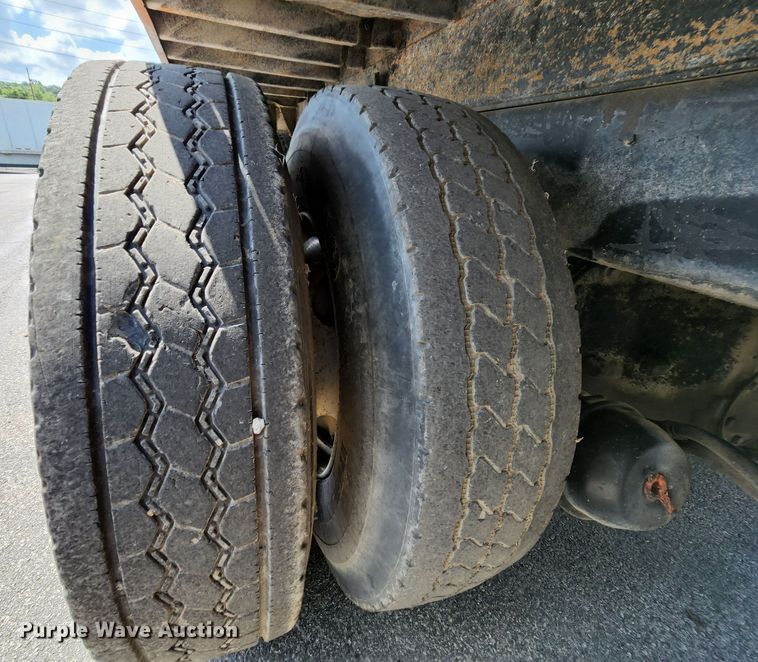 image for item MK9179 1999 Sterling LT7501  dump truck